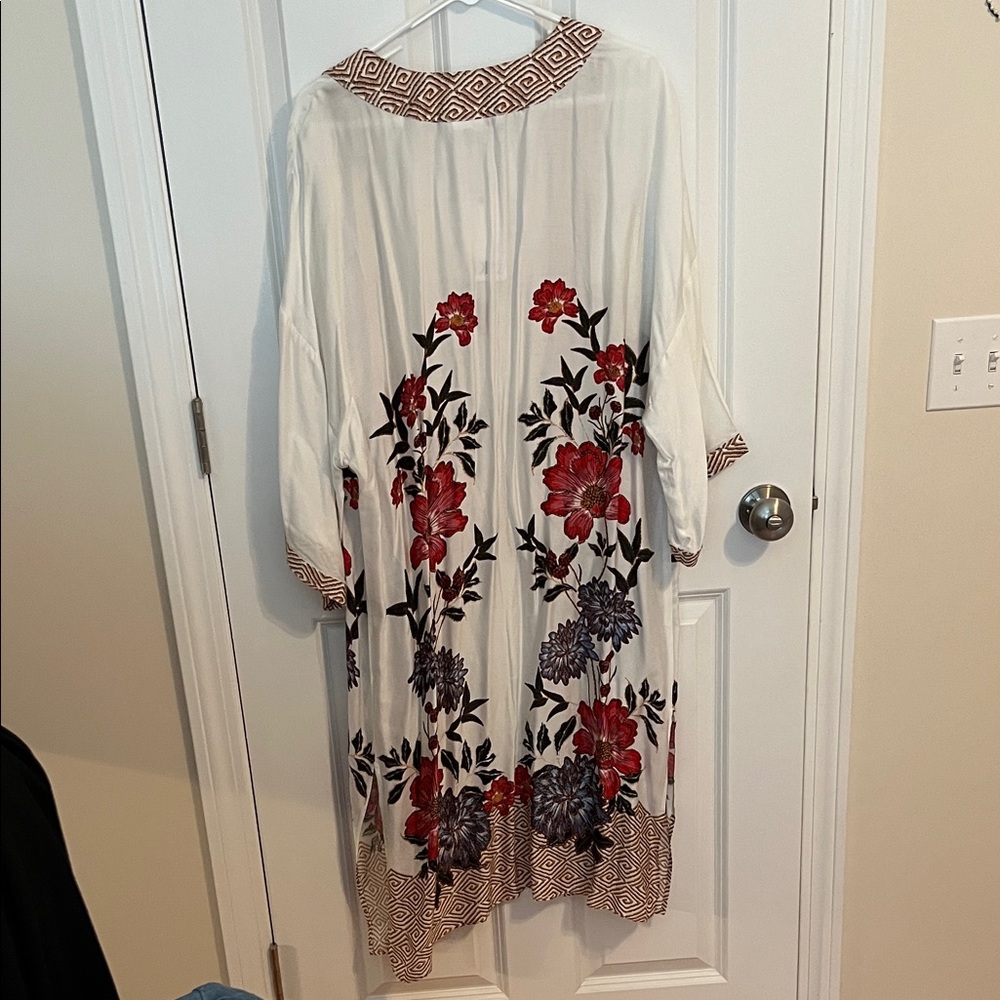 DR2 White Tunic with Red and Purple Floral Design